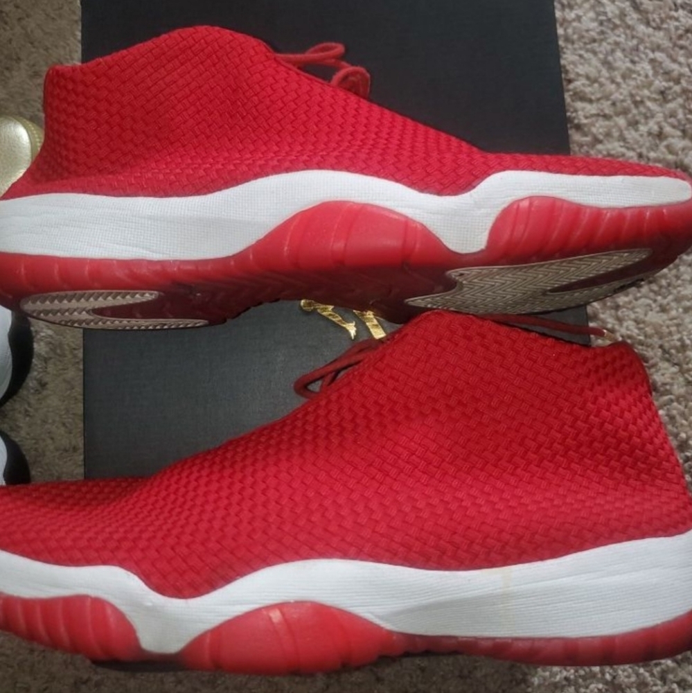 Jordan Future low in Red and Black